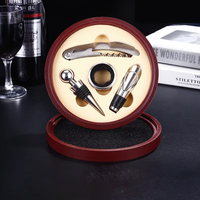Kit d'accessoires pour bar : tire-bouchon, verseur, bouchon, coupe-cordons, coffret cadeau en bois motif échecs, 4 pièces, ouvre-bouteille, accessoires pour le vin