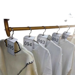 Étiquette de vêtement personnalisée, carte numérotée rectangulaire en papier finition mate réutilisable pour l'étiquetage des vêtements avec option d'impression - Product Image 2