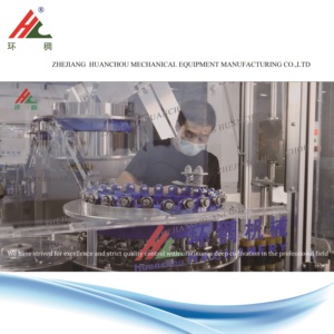 Ligne de machines d'emballage verticale automatique PLC Huanchou pour seringues à pompe à engrenages, impression, assemblage et blisterage, pour seringues PP/PC - Product Image 4