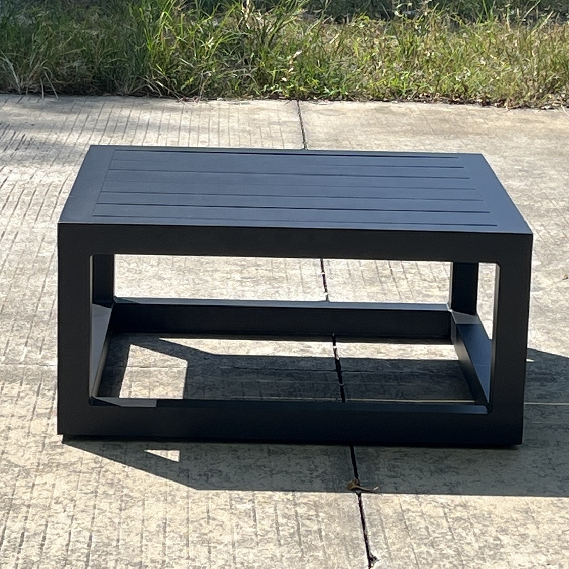 Cheap Classic Furniture Factory Price  Handcrafted Powder Coated Aluminum Outdoor Patio Side Table