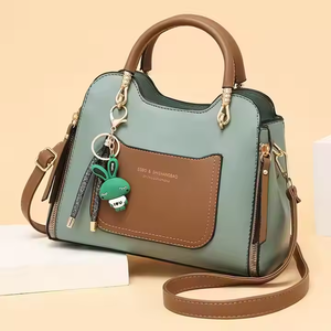 Trend Famous Custom Logo Designer Women's PU Leather Messenger Shoulder Bag with Star Pattern Zipper Closure Fashion Handbag - Product Image 5