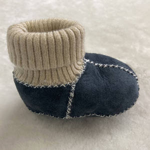 <span class=keywords><strong>Scarpe</strong></span> da bambino in pelle di pecora in pelle di montone personalizzate invernali calde e calde <span class=keywords><strong>scarpe</strong></span> da neonato in lana a maglia con doppia faccia in pelliccia di montone stivali per bambini - Product Image 3