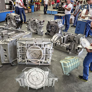 Moule de réservoir d'eau pour appareils ménagers personnalisés avec procédé de rotomoulage, matériau LLDPE, marque <span class=keywords><strong>BOZE</strong></span> - Product Image 1