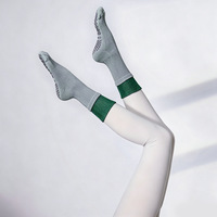 Chaussettes de yoga antidérapantes en promotion, chaussettes de Pilates, chaussettes à grip antidérapant pour femmes, pour Pilates, ballet, entraînement pieds nus avec sangles