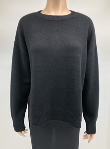 Pull en maille noir à col rond et manches longues pour femme, 100 % laine, anti-boulochage, style minimaliste, idéal pour l'hiver - Product Image 1