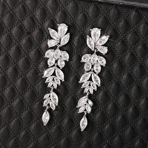 Pendientes de Cristal con Corte Marquesa en Oro Blanco, Diseño de Planta con Engaste de Garras, Joyería Romántica de Moda para Mujer - Product Image 6