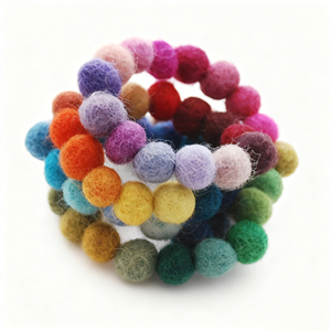 Palline <span class=keywords><strong>di</strong></span> Feltro <span class=keywords><strong>di</strong></span> Lana Naturale Fatte a Mano - Perfette per Lavoretti Fai-da-Te, Decorazioni Natalizie, Centrotavola per Matrimoni, Mobili per Camerette - Product Image 4