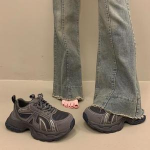 Baskets compensées légères en maille respirante à lacets pour femme, style décontracté, idéales pour l'automne, avec design antidérapant - Product Image 3