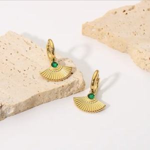 Customized Fashion Jewelry Fan Shaped Pendant Green Zircon <b>Earrings</b> 18K <b>Gold</b> <b>Plated</b> Stainless Steel Scallop Huggie <b>Hoop</b> <b>Earrings</b> - Product Image 6