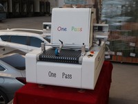 Imprimante numérique industrielle entièrement automatique multicolore à jet d'encre UV pour boîtes d'emballage en carton ondulé, commandes à tirage court (Nouveau)