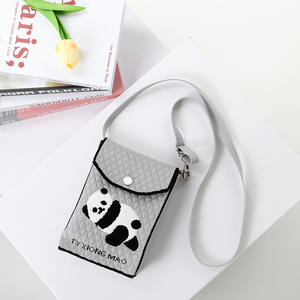 Nuova Moda: Portamonete all'Uncinetto a Forma di Panda, Mini Borsa per Cellulare, Borsetta a Tracolla, Borsa da Viaggio - Product Image 4