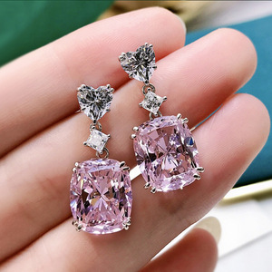 Orecchini Pendenti a Cuore Rosa per Donne, Forma Geometrica, Accessori per Orecchie da Indossare Quotidianamente, per Outfit Casual e Regalo - Product Image 1