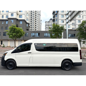 Toyota Hiace Usada Asequible, 9 Asientos, Minibús Hiace, Estilo de Alta Gama - Product Image 3