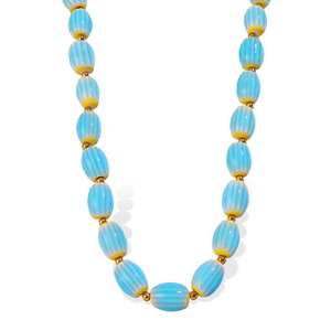 Pulsera de cuentas de cerámica azul degradado multicolor de Nepal, collar de mujer estilo bohemio para vacaciones en la playa, inspirado en la dopamina - Product Image 2