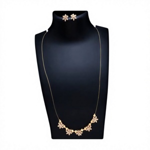 Impresionante Juego de Collar y Aretes con Flores Chapadas en Oro para Mujer, Joyería de Boda, Estilo Romántico, Juego de Joyería de Aleación con Circonita - Product Image 2