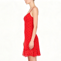 Robe mini rouge à imprimé cœur pour femme, bretelles spaghetti, col en V, ourlet à volants, superposition transparente, tenue de soirée estivale sexy et romantique