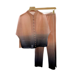 <span class=keywords><strong>Ensemble</strong></span> deux pièces plissé élégant pour femme : Haut boutonné et pantalon droit <span class=keywords><strong>ample</strong></span> grande taille – Prêt pour le printemps – Rose - Product Image 5