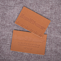Patch en cuir PU lavable à coudre de haute qualité avec logo en relief personnalisé pour vêtements sacs chapeaux chaussures accessoires de vêtement gratuits