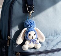 Porte-clés en crochet lapin à carreaux de grand-mère, jouet en peluche doux personnalisé, porte-clés durable, décorations en crochet écologiques personnalisées