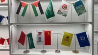 Drapeaux de table de bureau en plastique noir personnalisés pour tous les pays, 8x5 pieds, avec mât et base