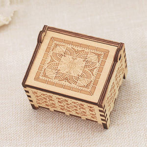 Boîte à <span class=keywords><strong>musique</strong></span> vintage sculptée Boîte à <span class=keywords><strong>musique</strong></span> à remonter en bois Château <span class=keywords><strong>dans</strong></span> <span class=keywords><strong>le</strong></span> <span class=keywords><strong>ciel</strong></span> Cadeau d'anniversaire créatif - Product Image 2