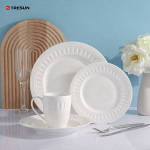 Precio DE FÁBRICA DE China, OEM personalizado barato, <span class=keywords><strong>18</strong></span> 24 32 <span class=keywords><strong>piezas</strong></span>, <span class=keywords><strong>vajilla</strong></span>, juego de cena de porcelana en relieve blanco para - Product Image 1