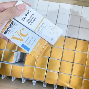 Suero Blanqueador OEM con Vitamina C Revitalizante, Ilumina la Piel Opaca y Reduce las Manchas Oscuras - Product Image 4