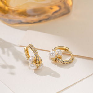 ต่างหูมุกทรงกลมสีทองประดับเพชรซิร์คอนสำหรับงานปาร์ตี้ - Product Image 3