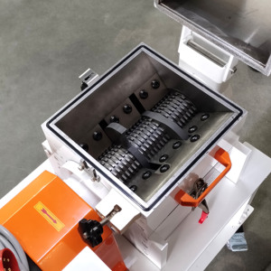 Fabbrica di macchinari in plastica di personalizzazione 1.5kw doppio strato in acciaio inox rosicchiando macchina frantoio lento per la lavorazione della plastica - Product Image 5