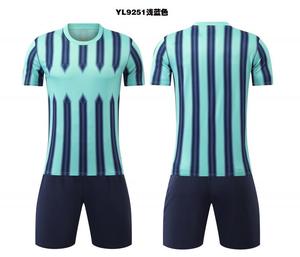 Maillot de football personnalisé de haute qualité, à séchage rapide, respirant, en polyester, col en V, short pour hommes, impression numérique pour adultes, service OEM - Product Image 5
