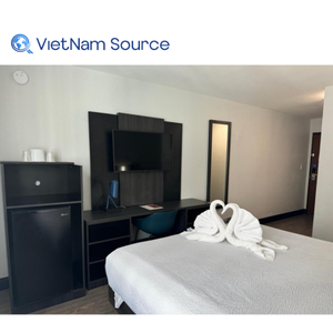 Meubles d'hôtel en bois OEM personnalisables pour Motel 6 | Durables, abordables et OEM disponibles pour les meubles d'hôtel de l'usine - Product Image 1