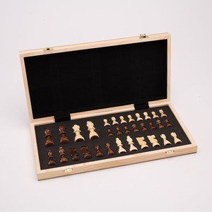 Nouvel ensemble d'échecs en bois en gros du fabricant, décontracté et éducatif, avec pièces magnétiques pliables pour le divertissement des enfants - Product Image 4