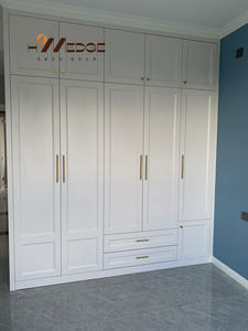 Robuster, umwelt freundlicher, moderner, freistehender Schlafzimmer schrank aus weißem Glanz aus Holz mit verstellbaren Regalen und Metall griffen - Product Image 5