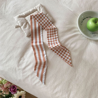 Écharpe longue et étroite classique à imprimé losanges, ruban fin élégant à rayures géométriques, accessoire pour cheveux ou chemise