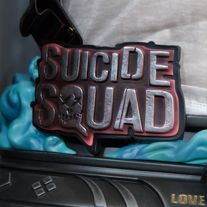 <span class=keywords><strong>El</strong></span> personaje femenino más sexy de DC Comics, Harley Quinn, en una escultura de busto de fibra de vidrio a escala <span class=keywords><strong>1</strong></span>:<span class=keywords><strong>1</strong></span>, perfecta para coleccionistas. - Product Image 5