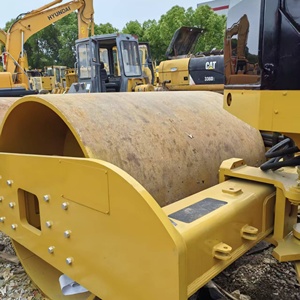 Rodillo Compactador de Neumáticos de Un Solo Tambor Cat CS-683E Amarillo Usado, Cabina Cerrada, Motor Diésel 185 kW, Equipo de Construcción - Product Image 2