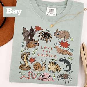 Maglietta OEM ODM 'Love The Unloved', T-Shirt con Animali Straniari, Maglietta Retrò di Entomologia, Regalo per Appassionati di Scienza e Biologia - Product Image 1