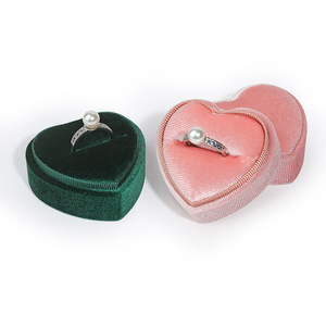 Boîte à bijoux en velours rose et vert personnalisée en forme de cœur, simple et exquise, en velours côtelé, pour ranger des bagues, des pendentifs et des bijoux. - Product Image 5