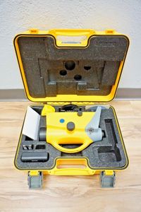 Instrument de nivellement de haute précision Niveau électronique numérique Niveau automatique DiNi03 pour l'arpentage géodésique - Product Image 5