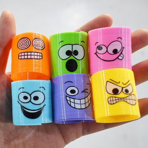 Mini arc-en-ciel cercle coloré élastique rue décrochage prix jouet pour enfants drôle <span class=keywords><strong>Expression</strong></span> matière plastique approvisionnement transfrontalier - Product Image 3