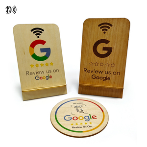 Logo personnalisé gravé au <span class=keywords><strong>laser</strong></span> <span class=keywords><strong>QR</strong></span> <span class=keywords><strong>Code</strong></span> NTAG213 support de carte d'examen Google en bois NFC Google Review Cards - Product Image 1
