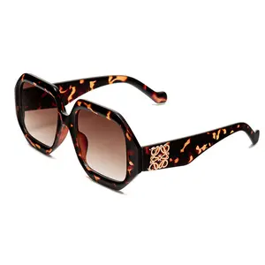 2024 Designer Unisex UV400 Sunglasses Hot Sale Large Frame Flower Foot European American Style Irregular Fashion Style Black