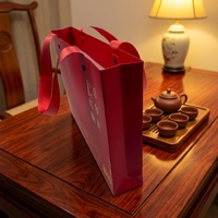 Sacs cadeaux en papier de luxe personnalisés avec logo, sacs shopping haut de gamme avec poignée en ruban pour l'emballage de vêtements