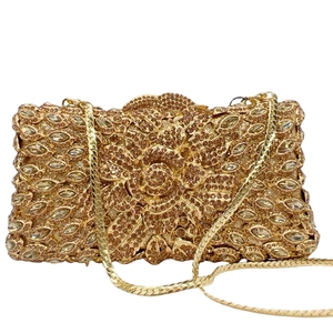 Sac de soirée pour femme en forme d'oreiller, orné de cristaux floraux centraux et de strass, pochette à chaîne amovible pour les fêtes - Product Image 5