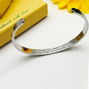 Pulseras de Acero Inoxidable al por Mayor, Brazaletes con Frases Inspiradoras de 'Soy la Tormenta', Regalo de Graduación o Cumpleaños para Mujer - Product Image 6