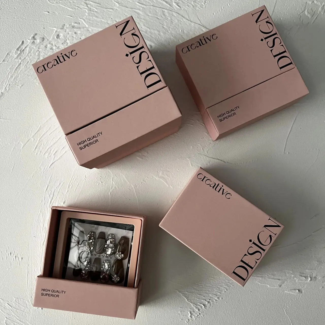 Boîte d'emballage à tiroir cadeau d'enveloppes de gel d'ongle rigide de luxe avec logo personnalisé finition argile douce au toucher couleur spéciale