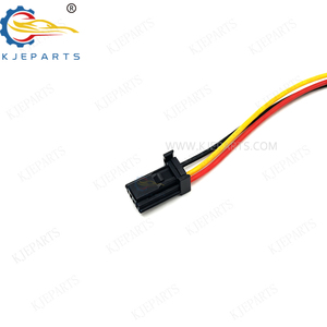 Aangepaste auto-stroomkabelboom zwart 4-pins OEM-stekker naar rode JST 2-pins aansluitkabel voor elektronische auto-modificatie - Product Image 2
