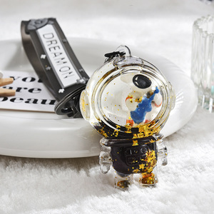 Chaveiro Criativo de Astronauta Flutuante, Garrafa de Areia Movediça, Pingente para Mochila, Pequeno Presente para Crianças - Product Image 1