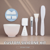 Kit de masque facial DIY avec logo personnalisé, 6 bols mélangeurs en silicone, spatule applicatrice et tasse à mesurer
