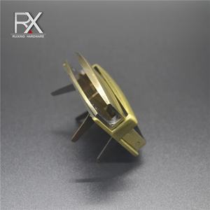 प्राचीन पीतल रंग सामान ताला भागों प्लग ताला ब्रश कांस्य प्रेस कुंजी महल बैग हैंडबैग अटैची के लिए ताला के साथ बकसुआ - Product Image 4